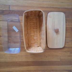 Longaberger covered basket. Maple handwoven.